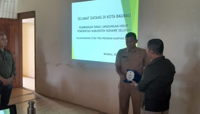 DLH Konsel Studi Tiru Prestasi Nasional “ProKlim’ Kota Baubau