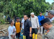 Pj Gubernur Sultra Tinjau Korban Banjir Bandang Kendari dan Salurkan Bantuan