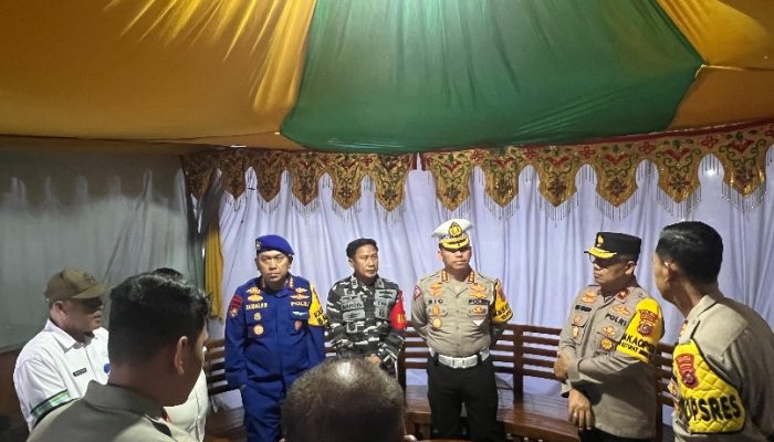 Wakapolda Sultra Pantau Pos Terpadu Ops Ketupat Anoa 2024 Di Pelabuhan Feri Torobulu Konsel