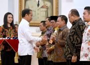 Kendalikan Inflasi, Pj Gubernur Sultra Diganjar Penghargaan dari Presiden Joko Widodo