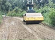 Kondisi Mengering, Jalan di Pegunungan Ambapa Dimuluskan