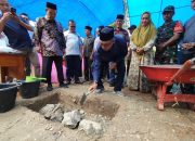 Letakkan Batu Pertama, Bupati Harap Para Santri Lebih Semangat Belajar