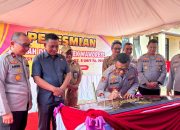 Kapolda Sultra Resmikan Enam Unit Rumdis Polsek Waworete Konkep
