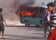 Angkot Terbakar Saat Antri di SPBU Kota Lama