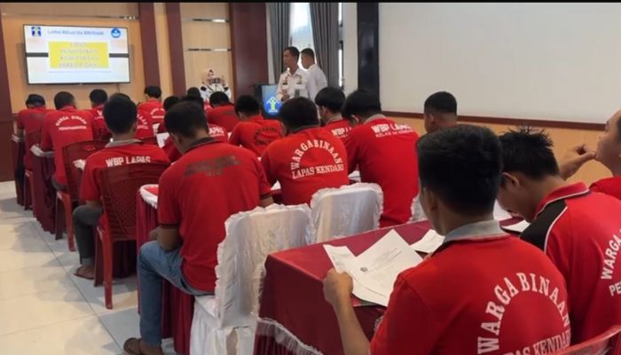 Warga Binaan Lapas Kelas IIA Kendari Ikut Ujian Kesetaraan Paket B dan C
