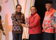 Mendagri Beri Penghargaan Kepada Pj. Gubernur Sultra