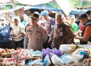 Pastikan Stok dan Harga Bapok Aman, Kapolda Sultra Pimpin Sidak di Pasar Tradisional