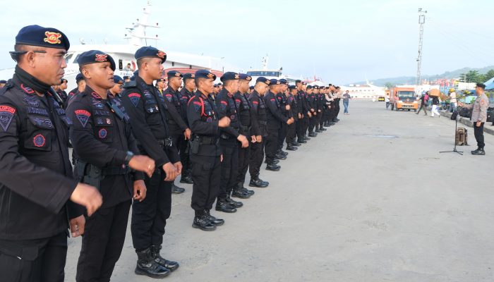 374 Personil Gabungan BKO Diberangkatkan ke  Buton Tengah