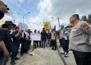 Forbes Jurnalis Kendari Gelar Aksi Unjuk Rasa Protes 2 Jurnalis Dipaksa Jadi Saksi