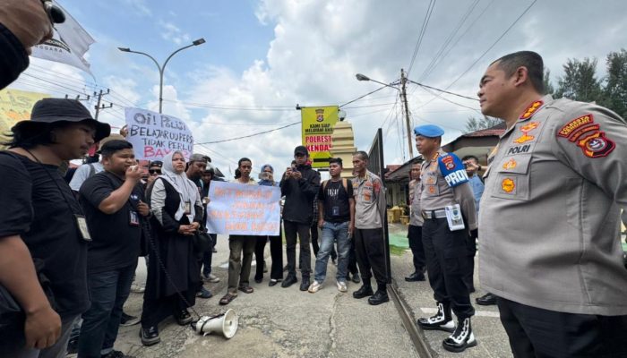 Forbes Jurnalis Kendari Gelar Aksi Unjuk Rasa Protes 2 Jurnalis Dipaksa Jadi Saksi