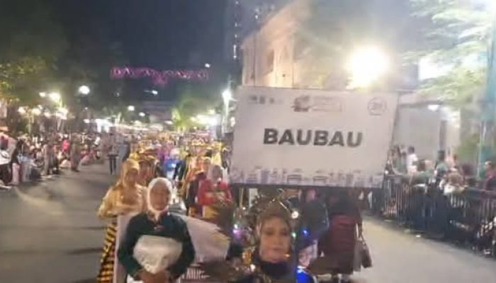 Baubau Pukau Surabaya dengan Pesona Adat Buton di Karnaval Budaya Apeksi VII