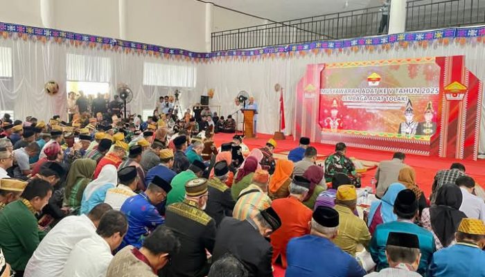 Sinergi dalam Pelestarian Adat: Wabup Koltim Hadiri Musdat V LAT di Konawe