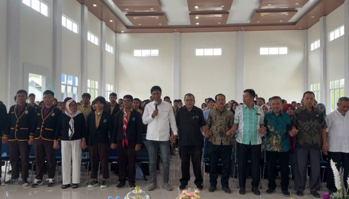 Dikbud Sultra Gandeng Pengurus OSIS SMA dan SMK Se Kota Kendari Deklarasi Anti Tawuran